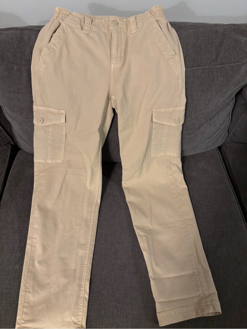 American Eagle Outfitters Tan Cargo Pants with Button-Flap Pockets Size 0 Short